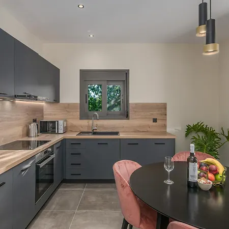 The Mulberry Tree Villa Számi